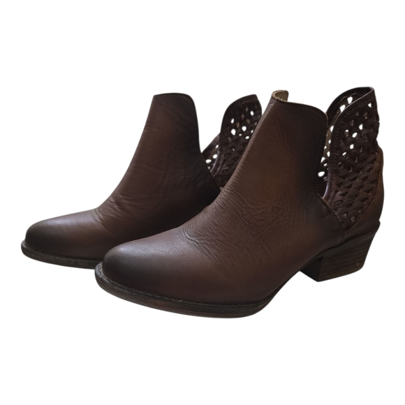 Circle G Women's Cutout 5" Round Toe Western Ankle Boots Brown 7.5 - Picture 1 of 8